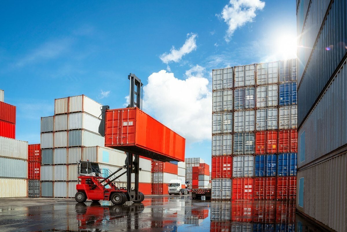 container-loading-for-export-600272587-181kasfn